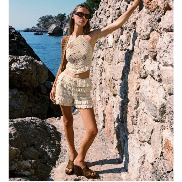 ZARA RUFFLED CROCHET SHORTS